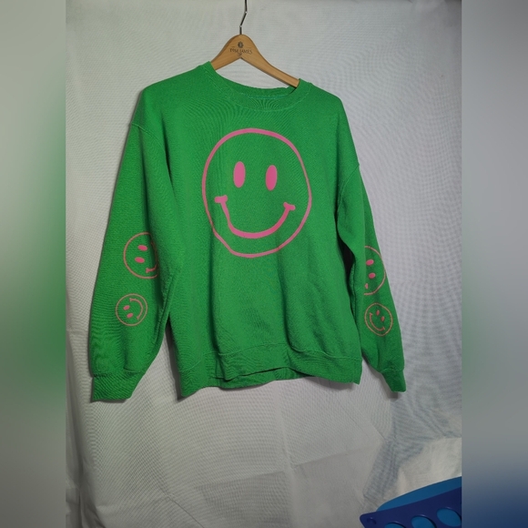 Green Sweatshirt sz XL with Pink Smiley Faces - Picture 2 of 4